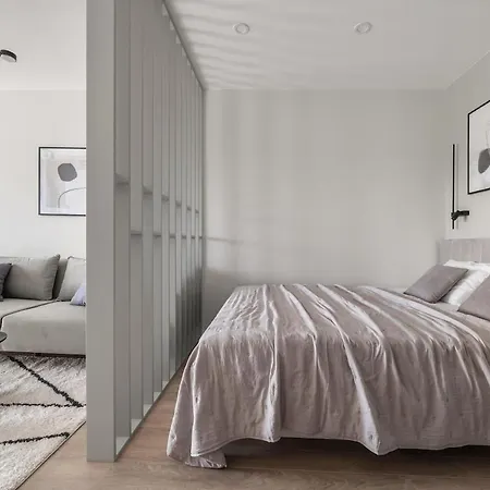 Luxury Private Near Old Town And Nature شقة
