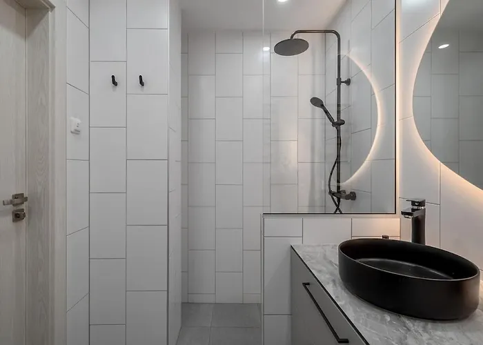 Апартаменти Luxury Private Near Old Town And Nature *